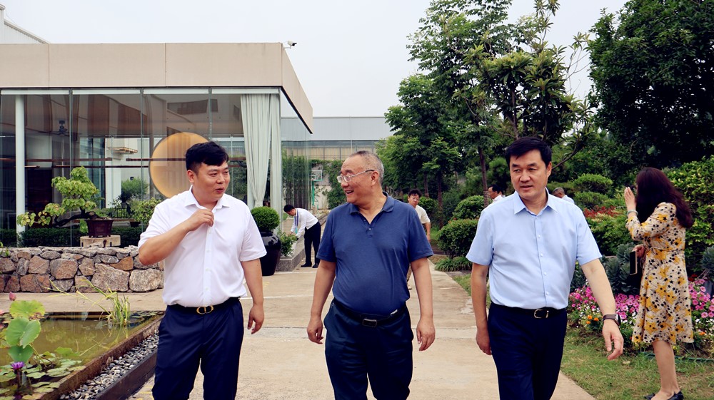 全省民建會(huì)員之家建設(shè)觀摩團(tuán)參觀洛陽(yáng)開元集團(tuán)民建“會(huì)員之家”